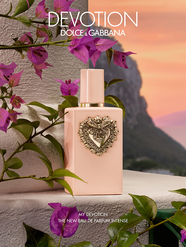 Eternal Beauty Holdings Limited (Stock Code: 6883.HK) is the largest perfume group (apart from brand-owner perfume groups) in China, Hong Kong and Macao in terms of retail sales in 2023*. The Group has a large and diversified brand portfolio spanning perfumes, colour cosmetics, skincare products, personal care products, eyewear and home fragrances. As at 31 March 2026, Eternal Beauty conducted product distribution and market deployment for 76 external brands, including Hermès, Van Cleef & Arpels, Chopard, Albion and Laura Mercier.